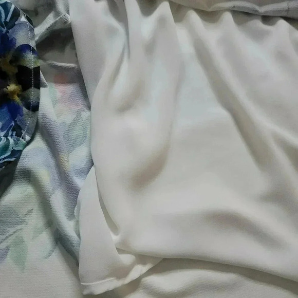 LULUMARI size S WHITE MINI DRESS V NECK FLORAL PRINT ON THE SIDES A-LINE womens - Picture 10 of 10